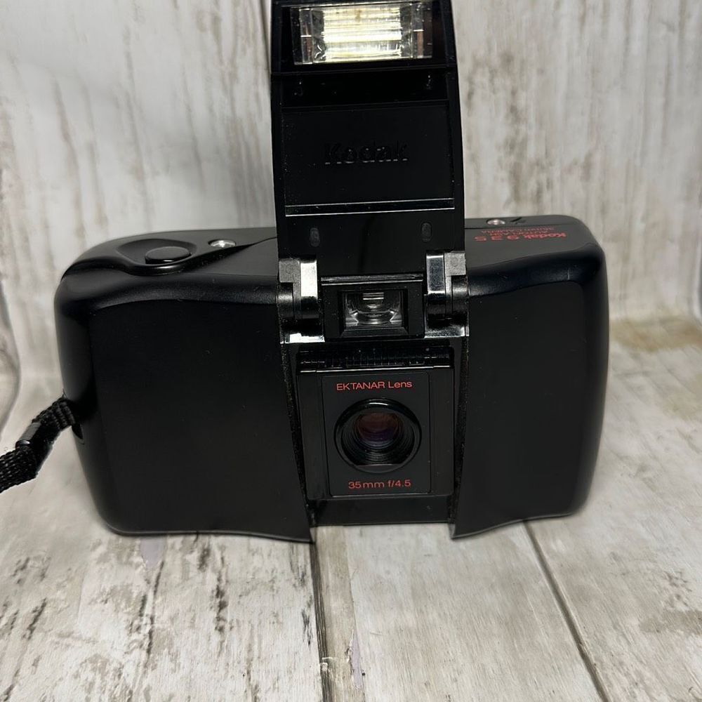 Kodak Star 935 Point & Shoot 35mm Film Camera‎ Pop-Up Flash Case